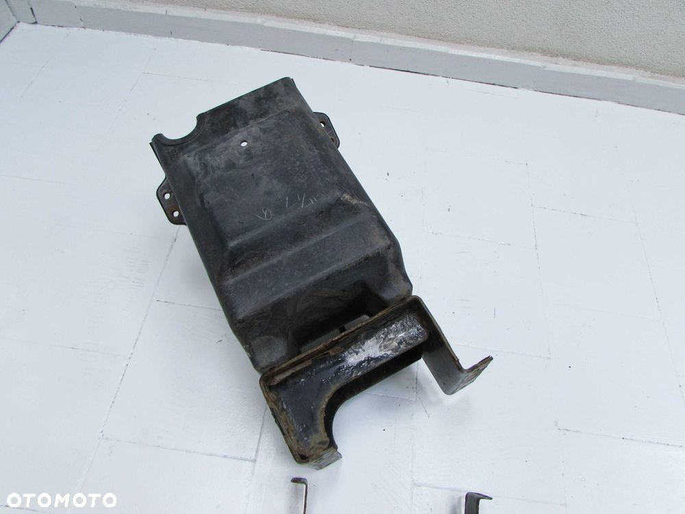 MITSUBISHI CANTER FUSO 7C15 3.0 E6 17R PODSTAWA WSPORNIK UCHWYT ZBIORNIKA AD-BLUE 13-21 - 6