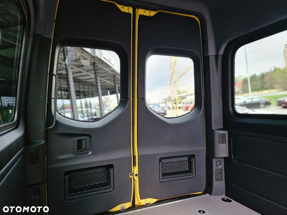 Mercedes-Benz Sprinter - 31