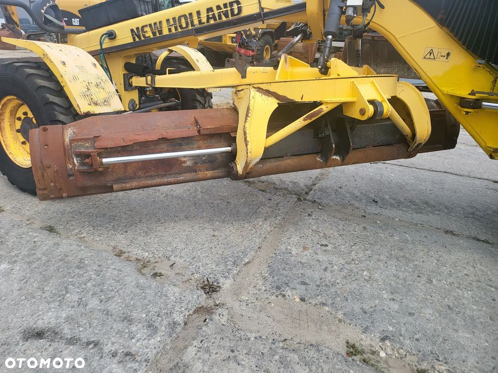 New Holland F106.6 - 16