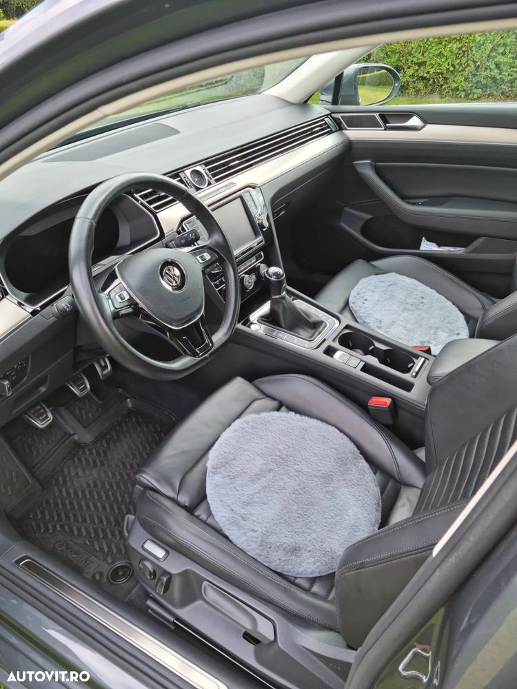 Volkswagen Passat 2.0 TDI Highline - 8