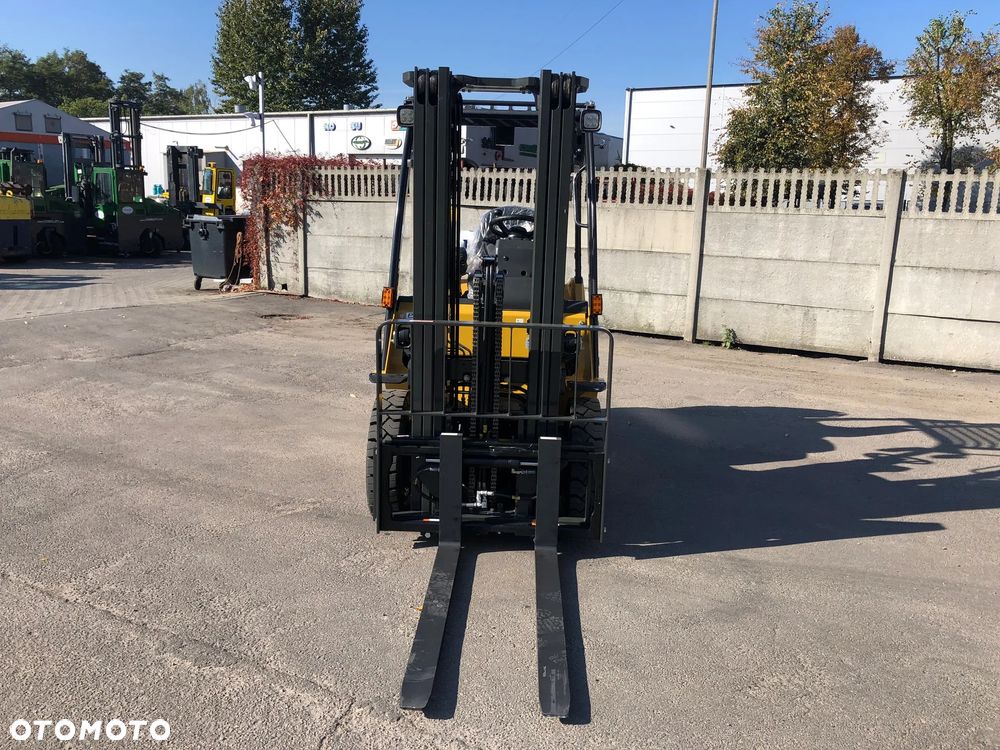 Caterpillar GP25N - 7