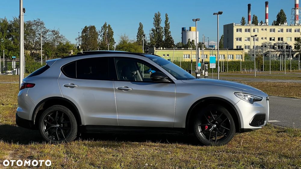 Alfa Romeo Stelvio - 17