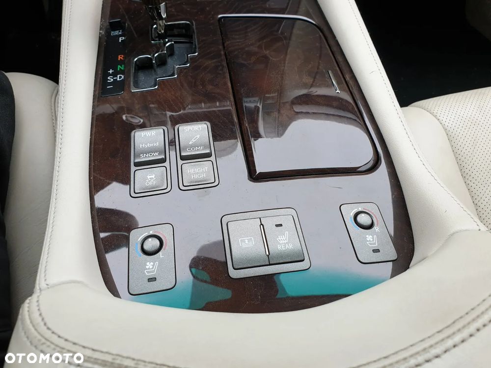 Lexus LS 600h Elegance - 7