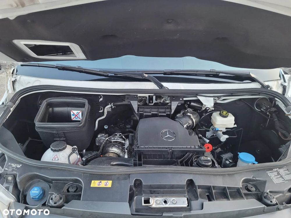 Mercedes-Benz Sprinter - 10