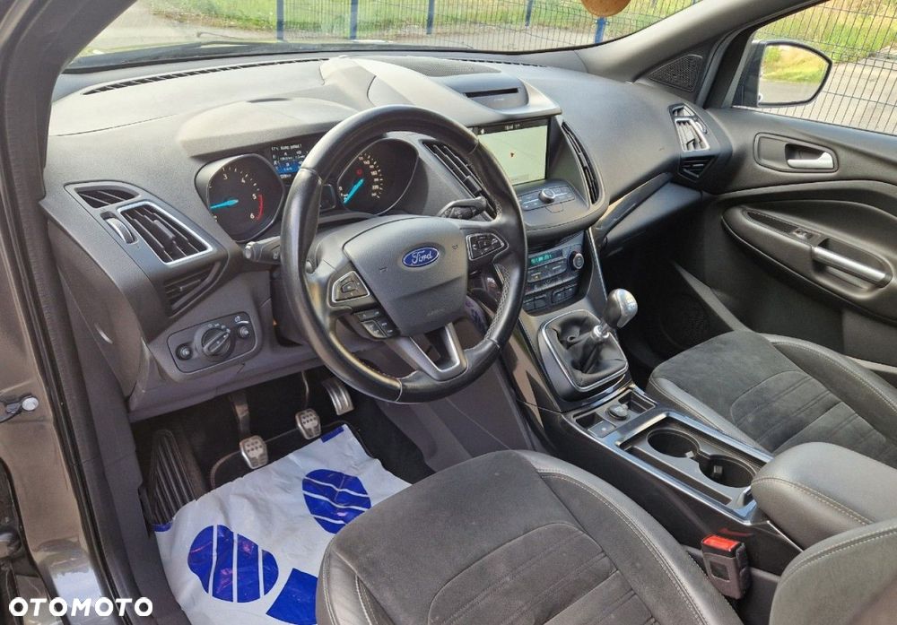 Ford Kuga 2.0 TDCi 4x4 ST-Line - 19