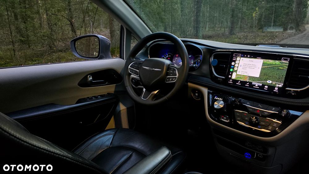 Chrysler Pacifica - 32