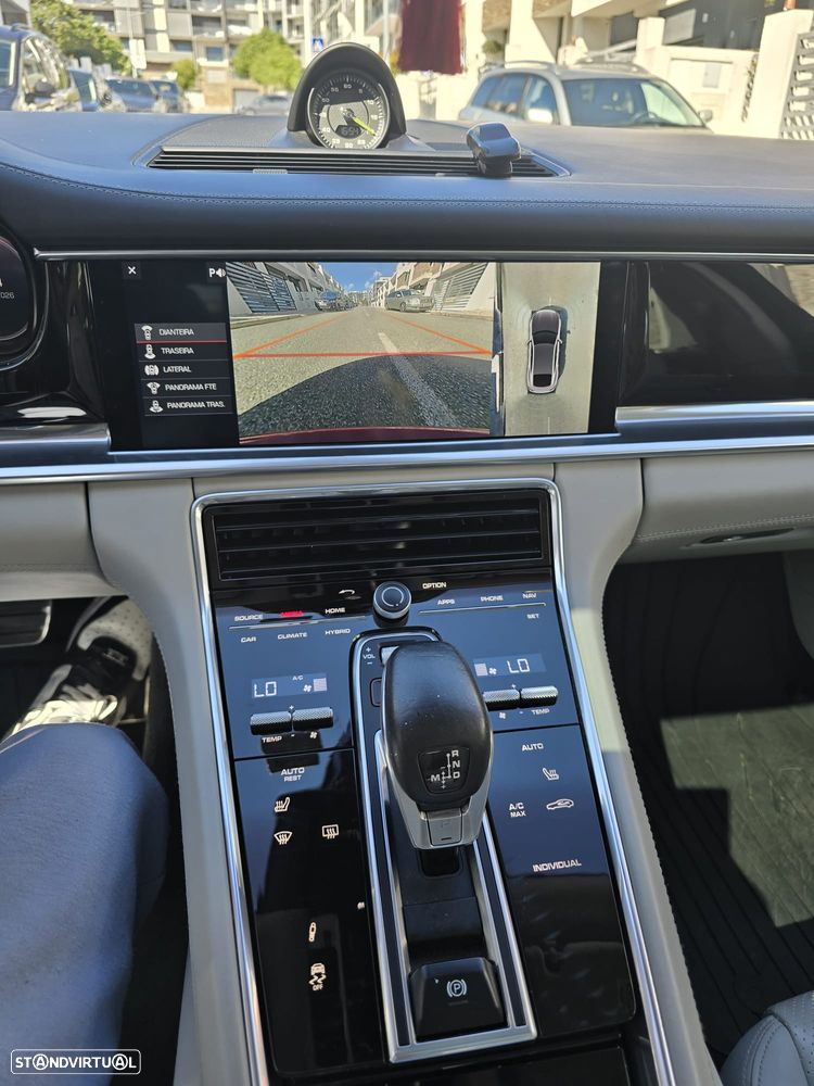 Porsche Panamera 4 E-Hybrid - 16