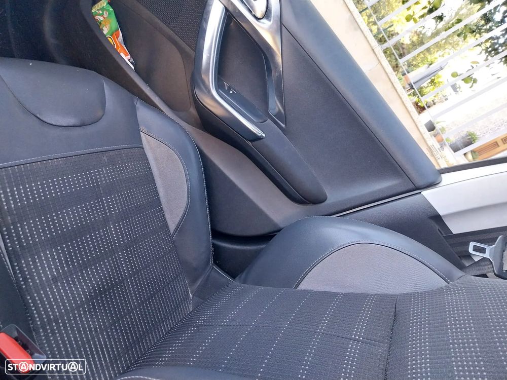 Peugeot 2008 1.6 e-HDi Allure - 13