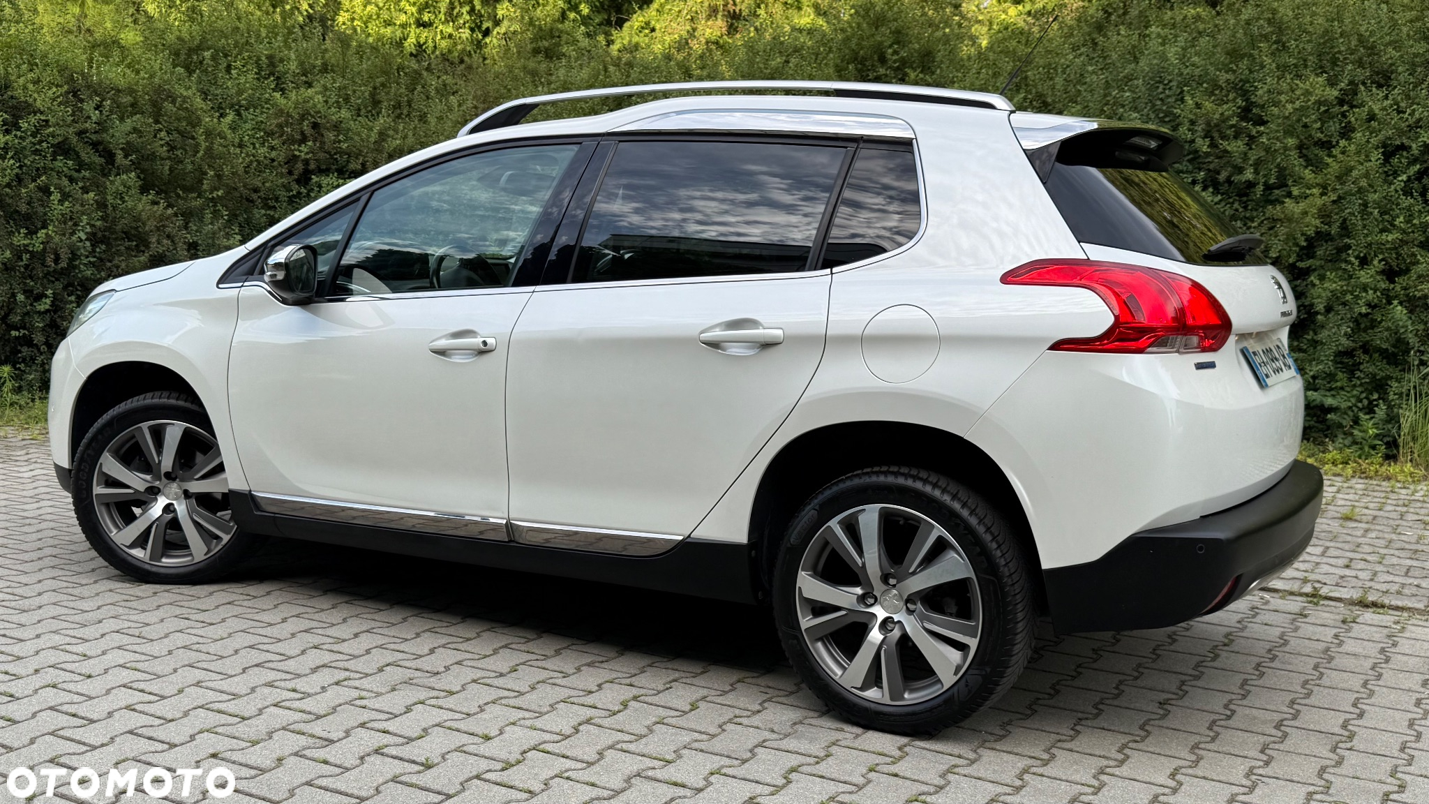Peugeot 2008 1.6 BlueHDi Allure S&S - 3