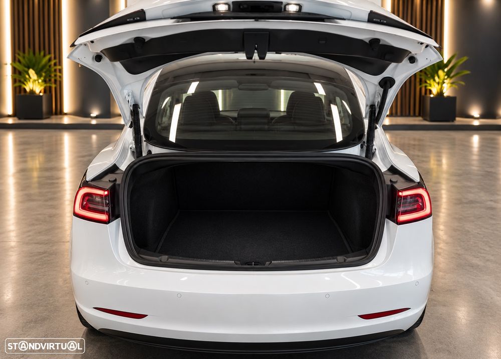 Tesla Model 3 2021 photo 2