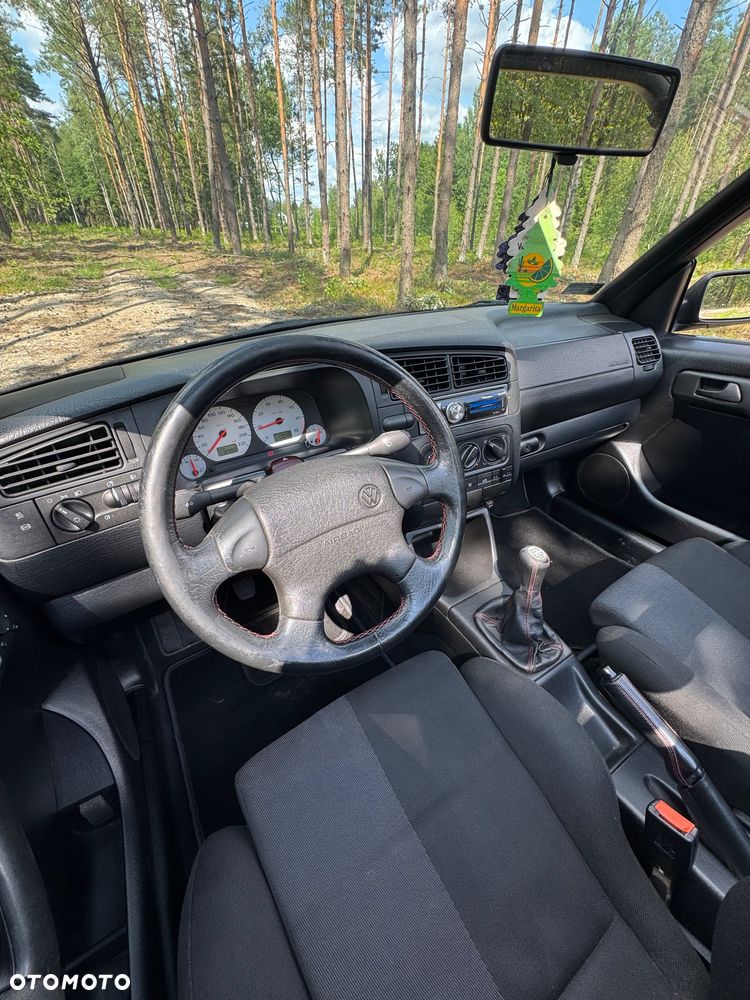 Volkswagen Golf 1.8 CL - 14