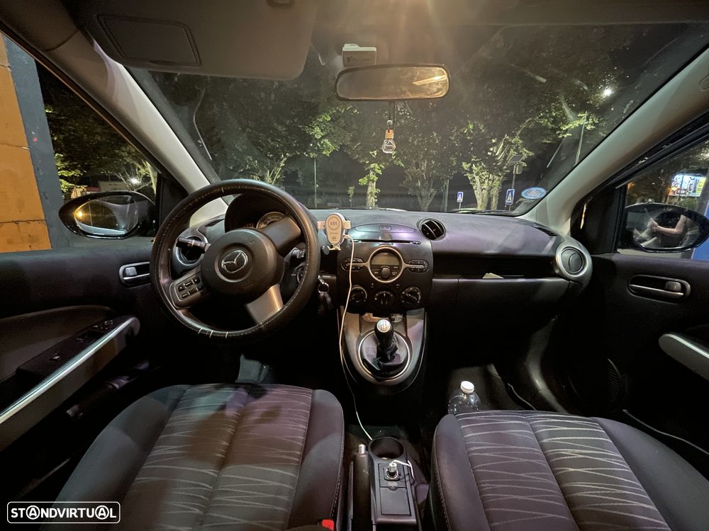Mazda 2 - 4