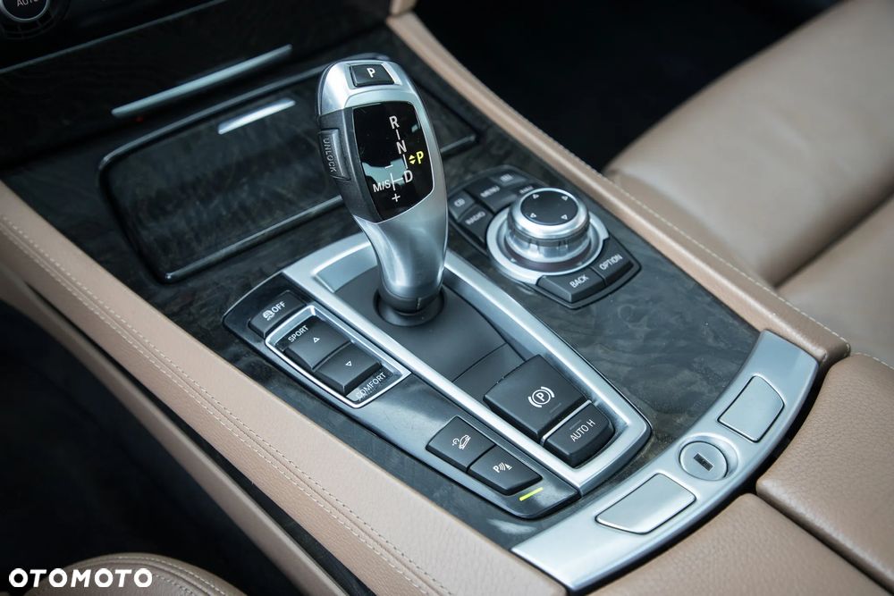 BMW Seria 7 740d xDrive - 25