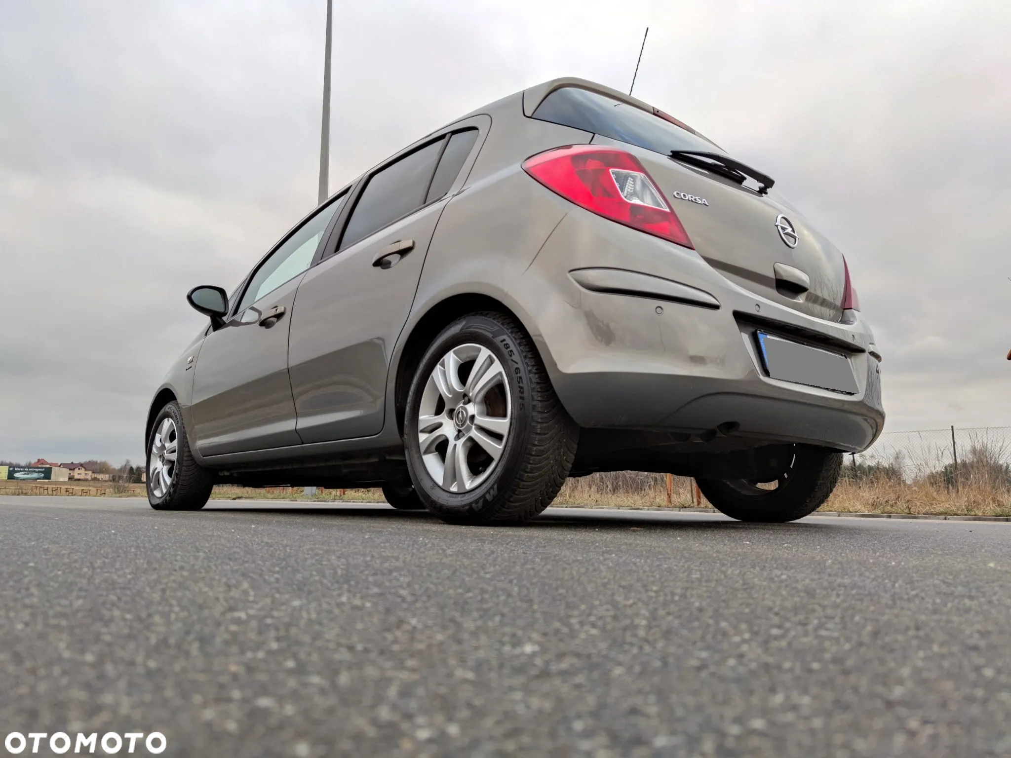Opel Corsa 1.4 16V Color Edition - 10