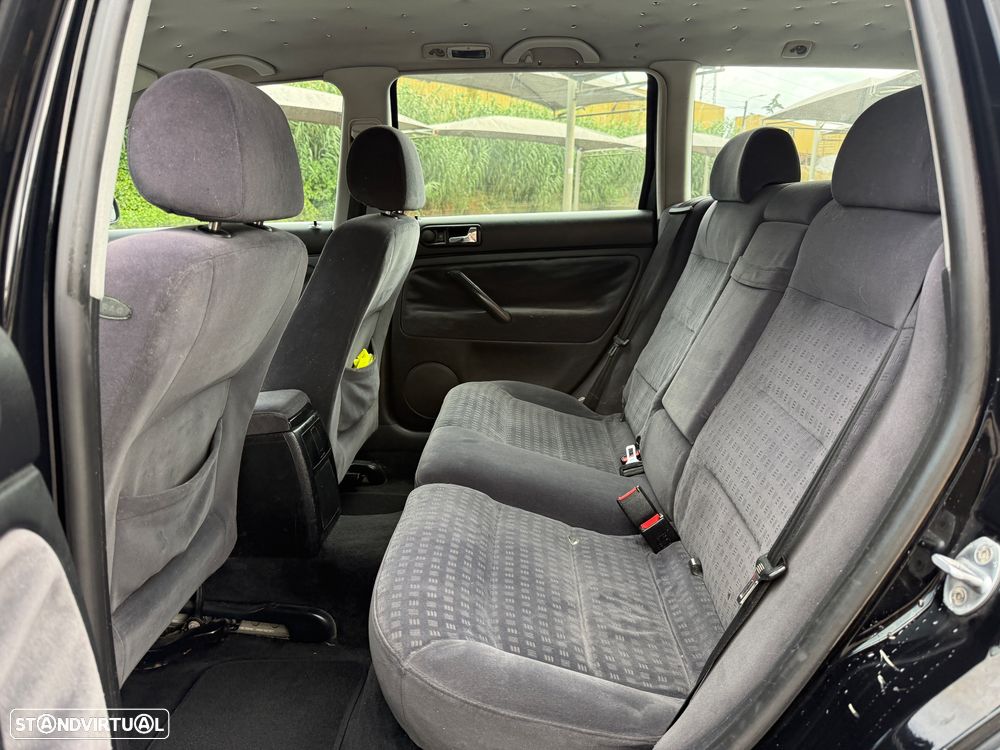 VW Passat Variant 1.9 TDi Comfortline - 10