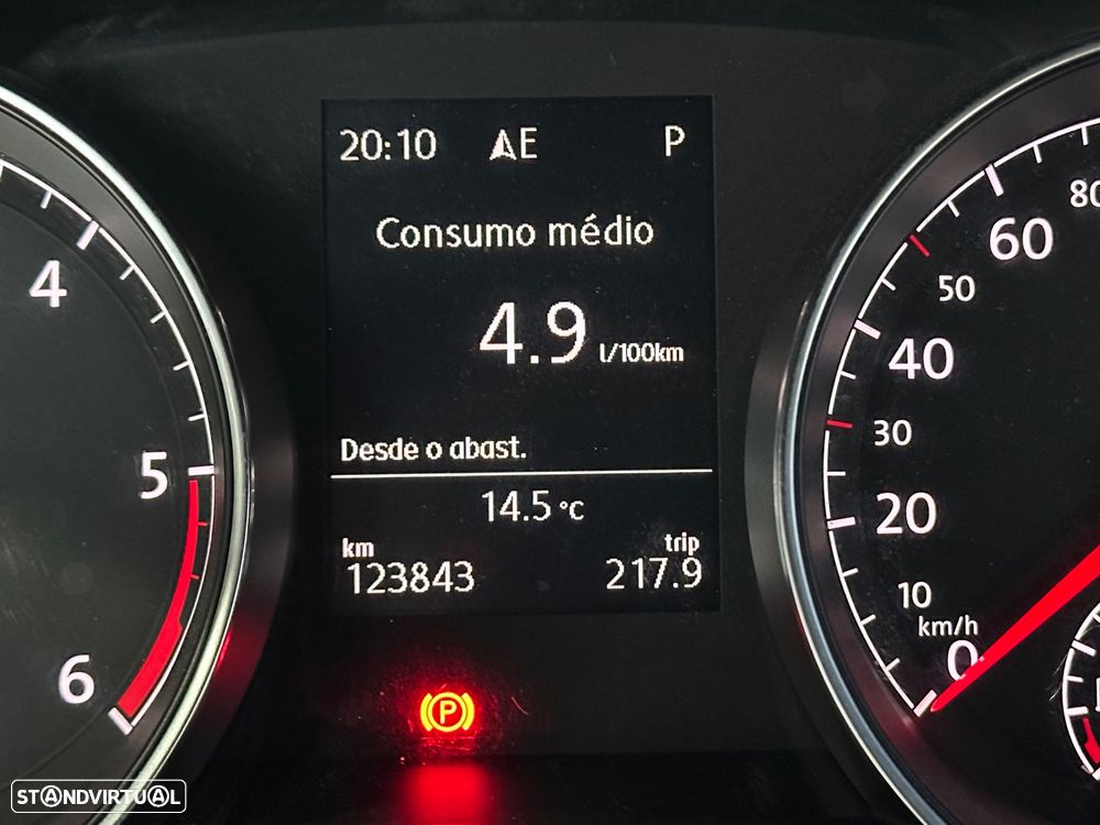 VW Golf 1.6 TDi Highline DSG - 6