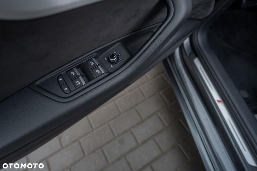 Audi A4 Avant 2.0 TDI S tronic quattro sport - 26