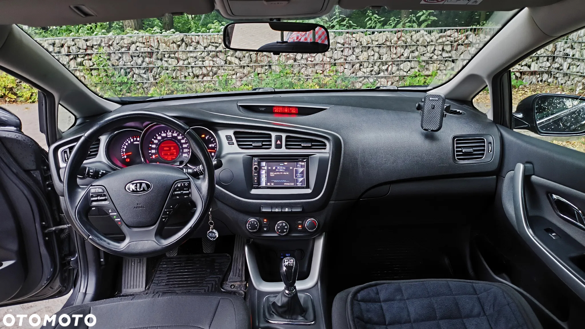 Kia Ceed - 24