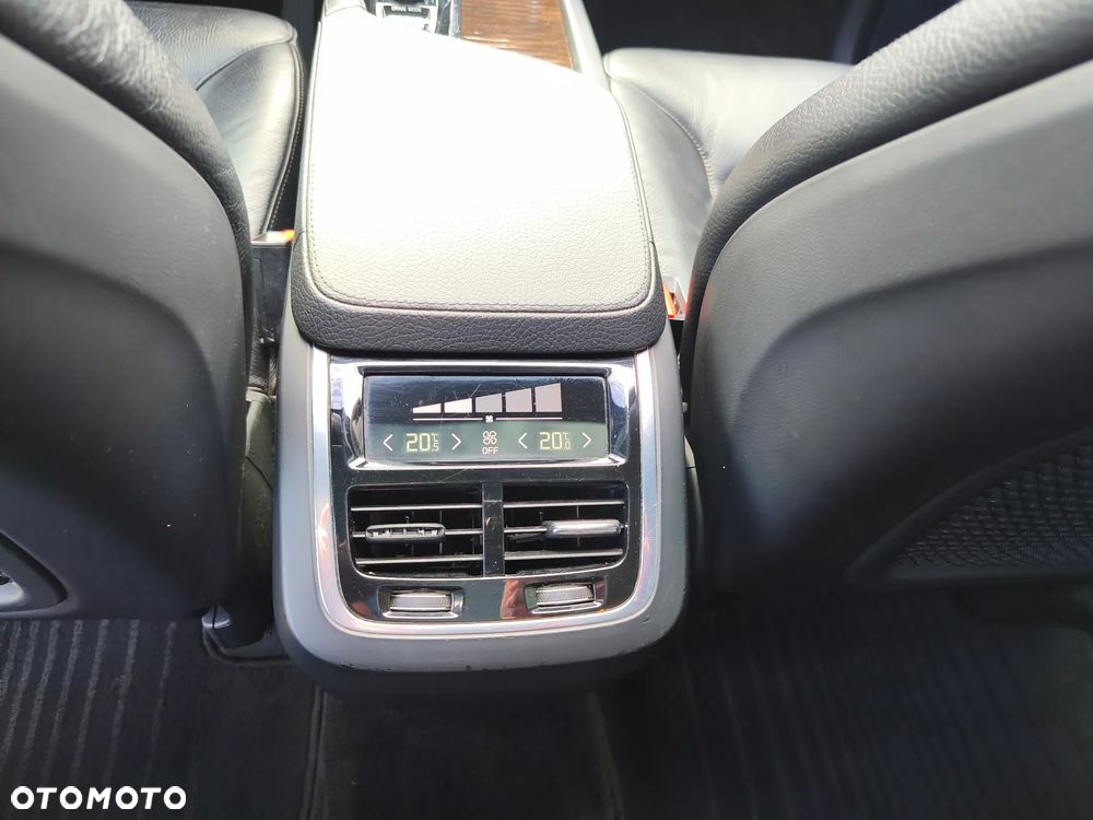 Volvo XC 90 T6 AWD Momentum 7os - 35