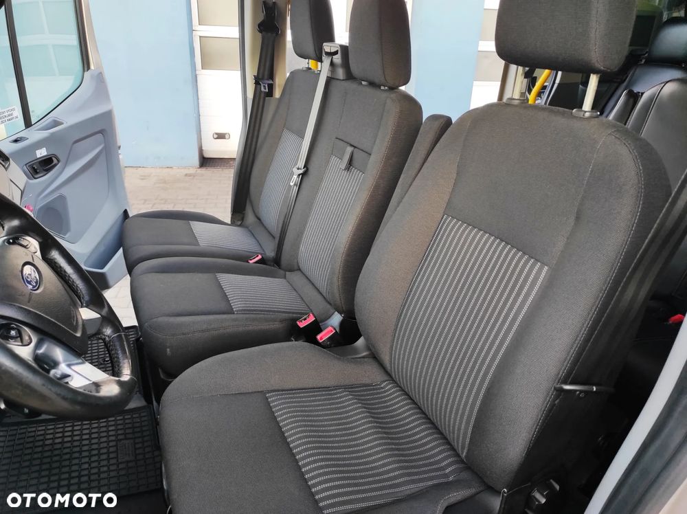 Ford Transit Autobus 18 osób 2.2 TDCI 155 KM 2017 r - 18