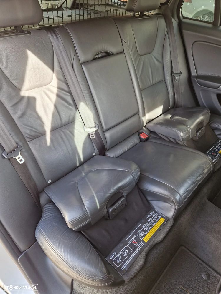 Volvo V60 2.0 D4 Summum Geartronic - 19