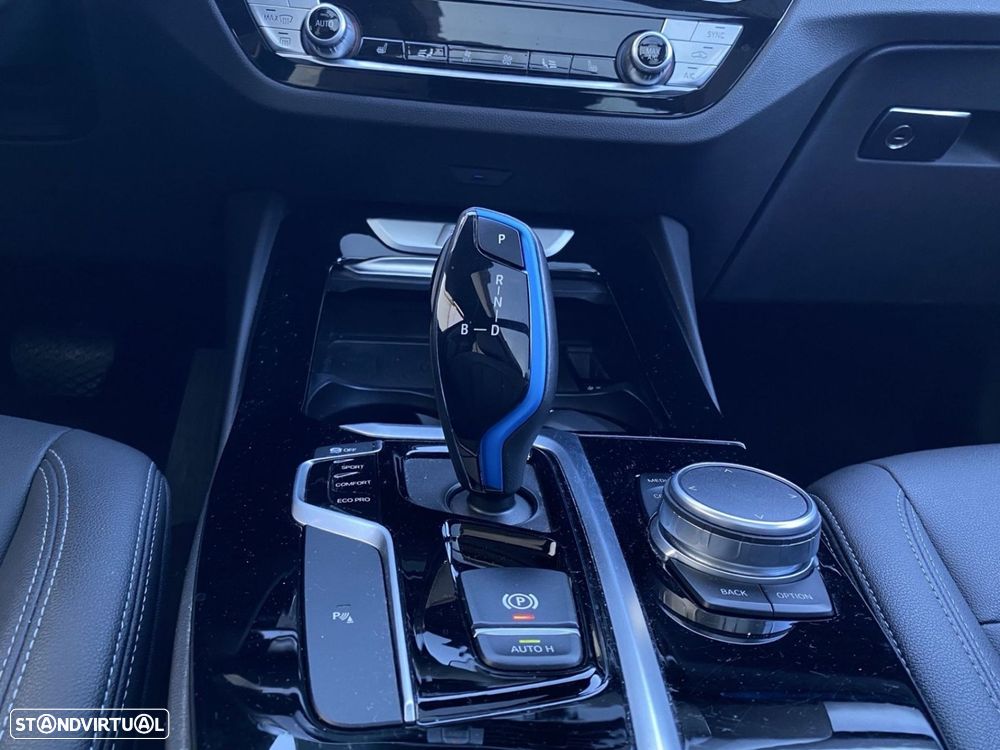 BMW iX3 Inspiring - 12