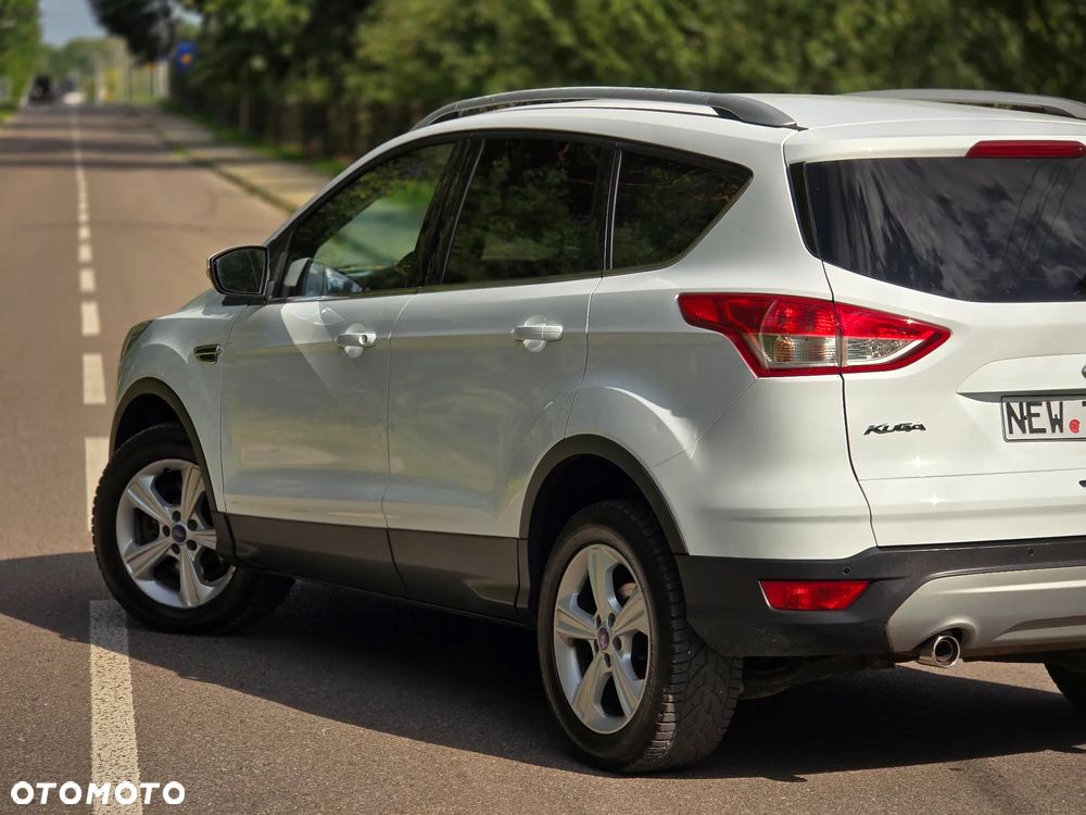 Ford Kuga 2.0 TDCi 2x4 Titanium - 39