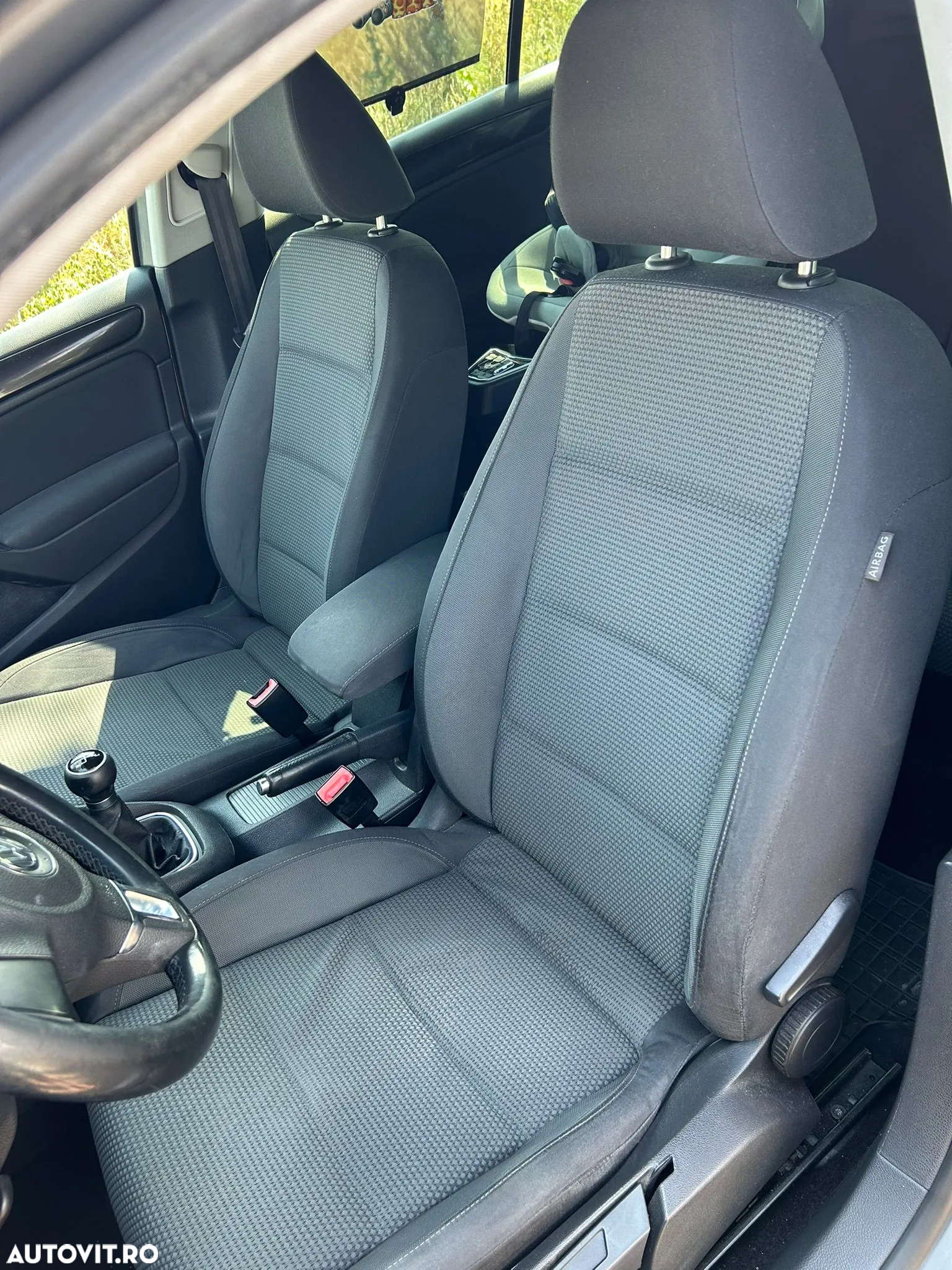 Volkswagen Golf 1.6 TDI DPF Comfortline - 11