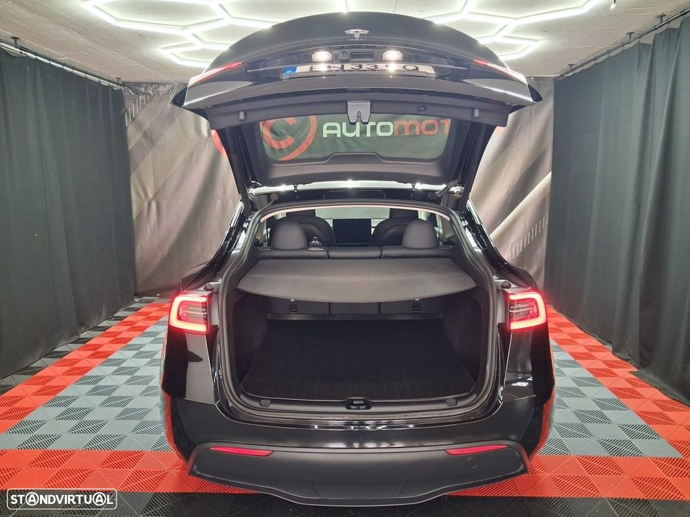 Tesla Model Y Long-Range RWD - 8