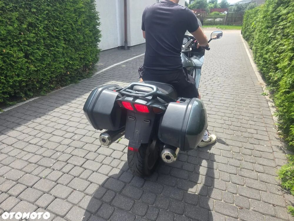 Yamaha FJR - 6