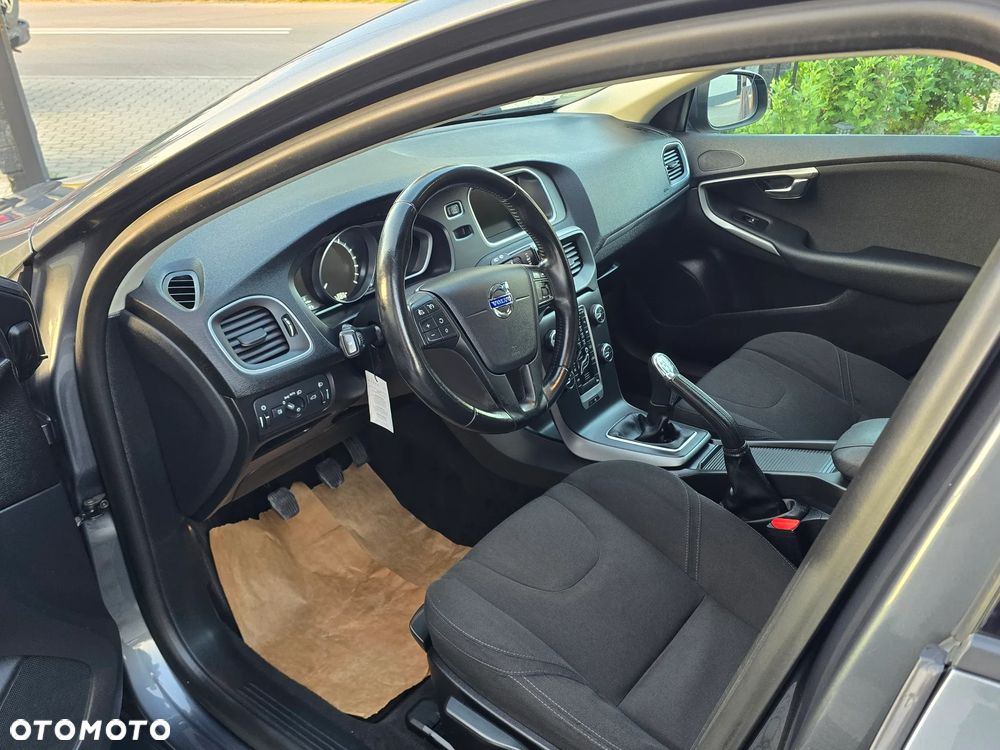 Volvo V40 T3 - 28