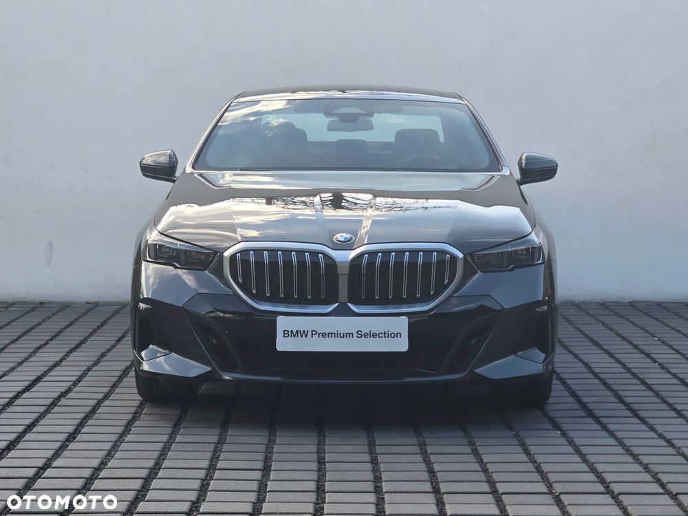 BMW Seria 5 520d xDrive mHEV M Sport - 4