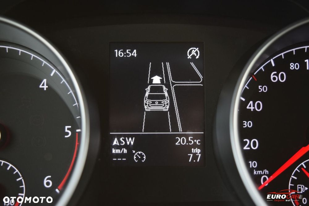 Volkswagen Touran 1.6 TDI SCR Join - 23