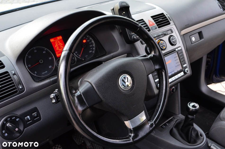 Volkswagen Touran 2.0 TDI DPF Highline - 22