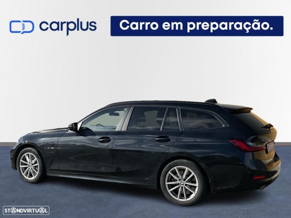 BMW 330 e Touring Auto - 2