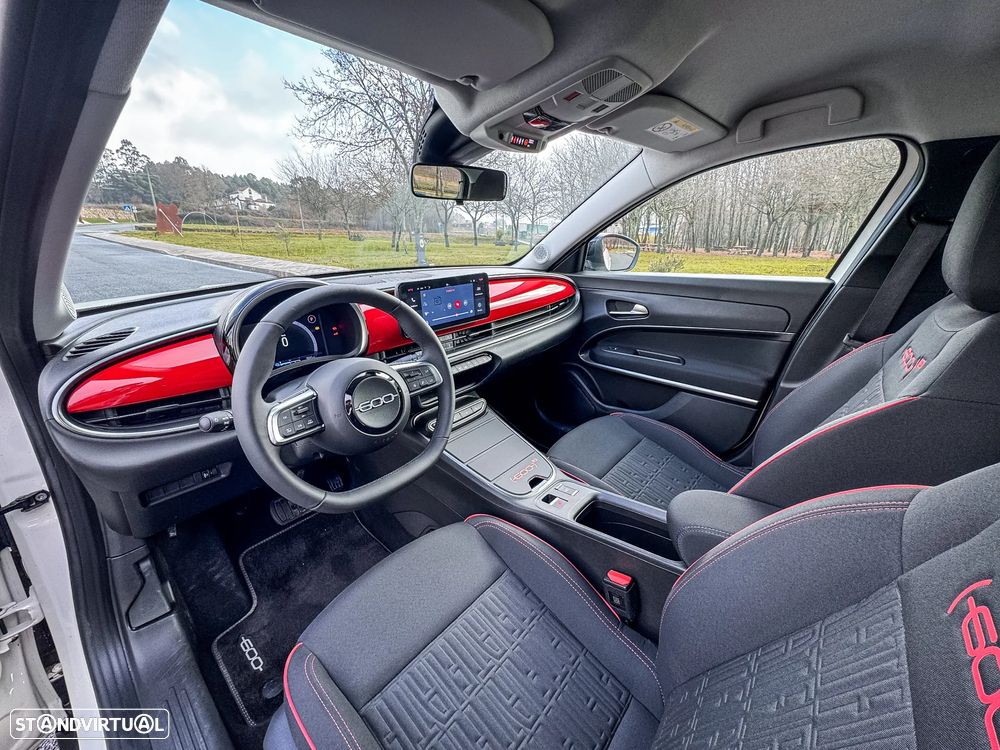 Fiat 600e 54 kWh (RED) - 15