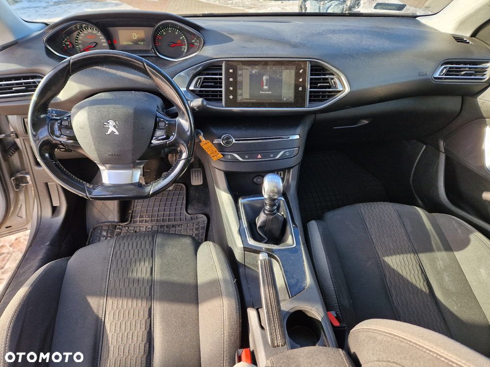 Peugeot 308 1.2 PureTech Allure S&S - 13