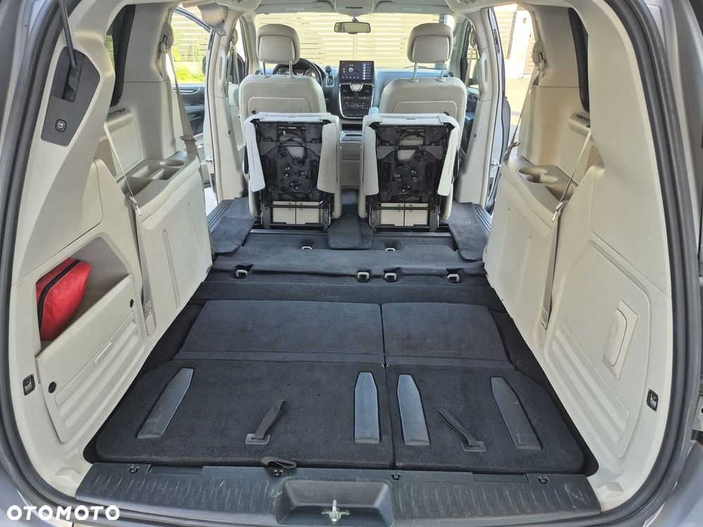 Chrysler Town & Country 3.6 Touring - 26