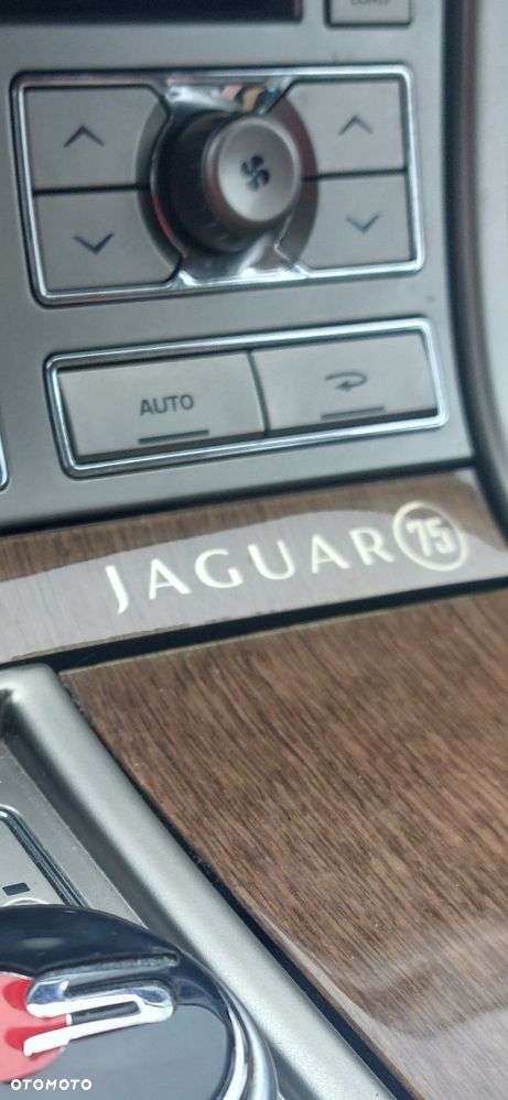 Jaguar XF - 7