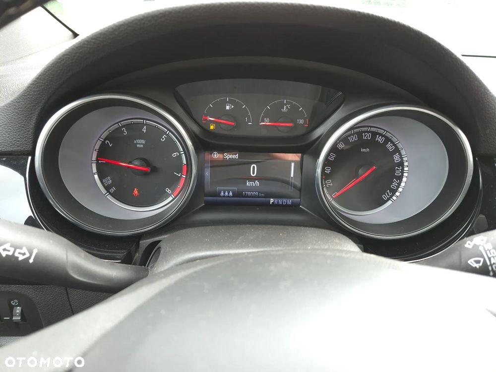 Opel Astra 1.4 T Dynamic S&S - 20