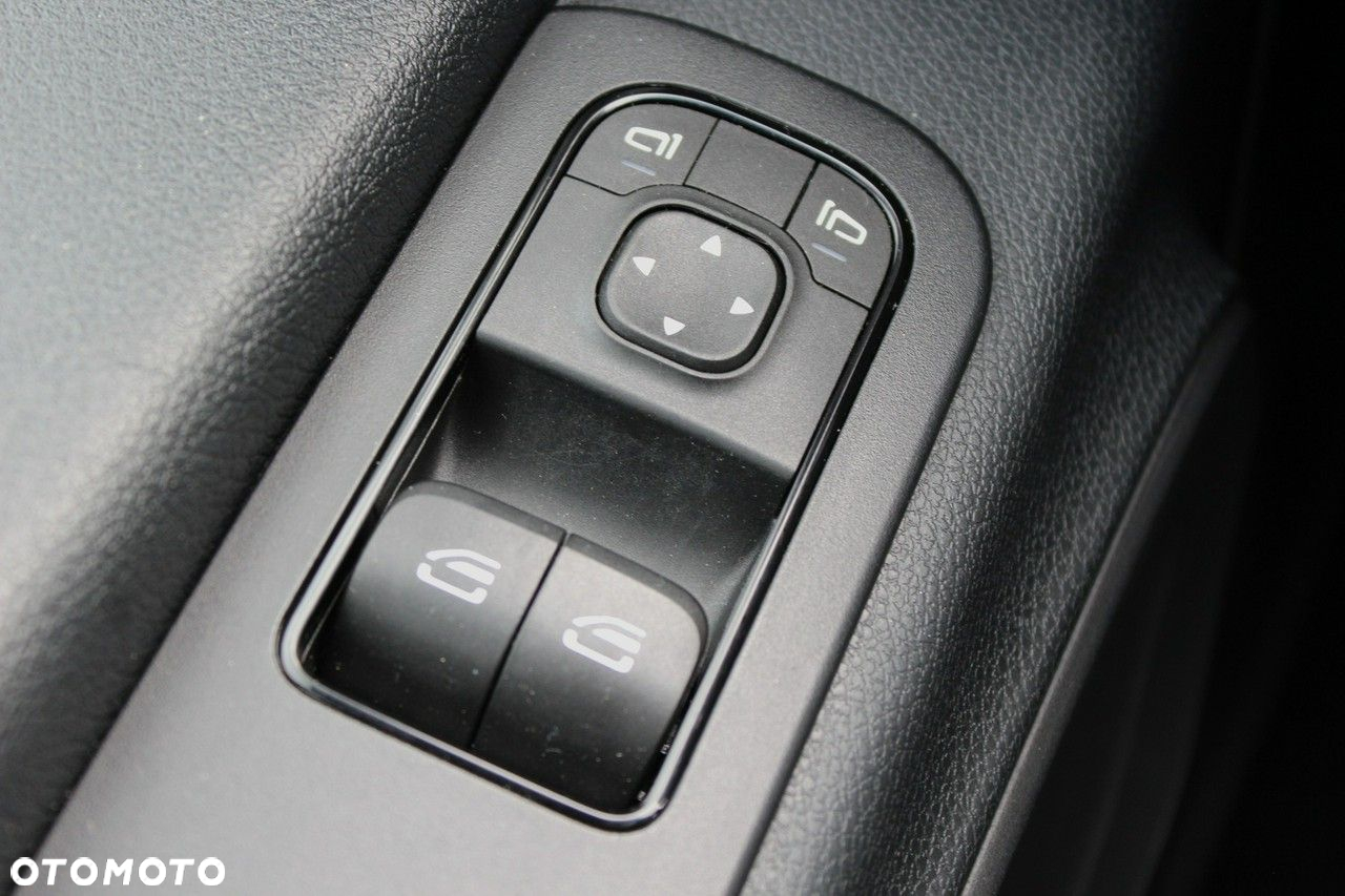 Mercedes-Benz Sprinter - 22