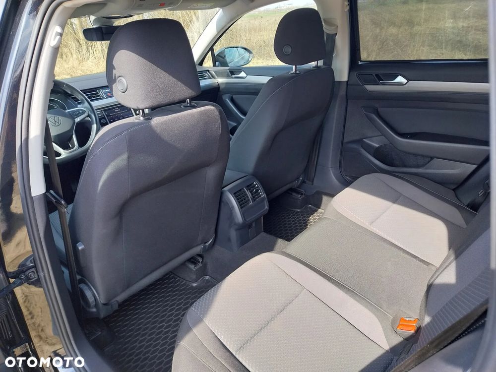 Volkswagen Passat 2.0 TDI EVO Elegance DSG - 12