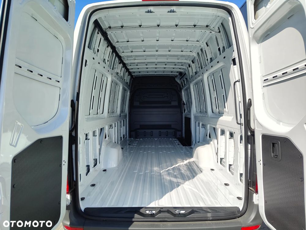 Mercedes-Benz Sprinter - 9