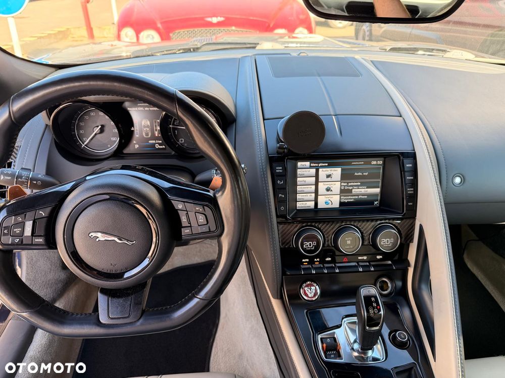 Jaguar F-Type - 36