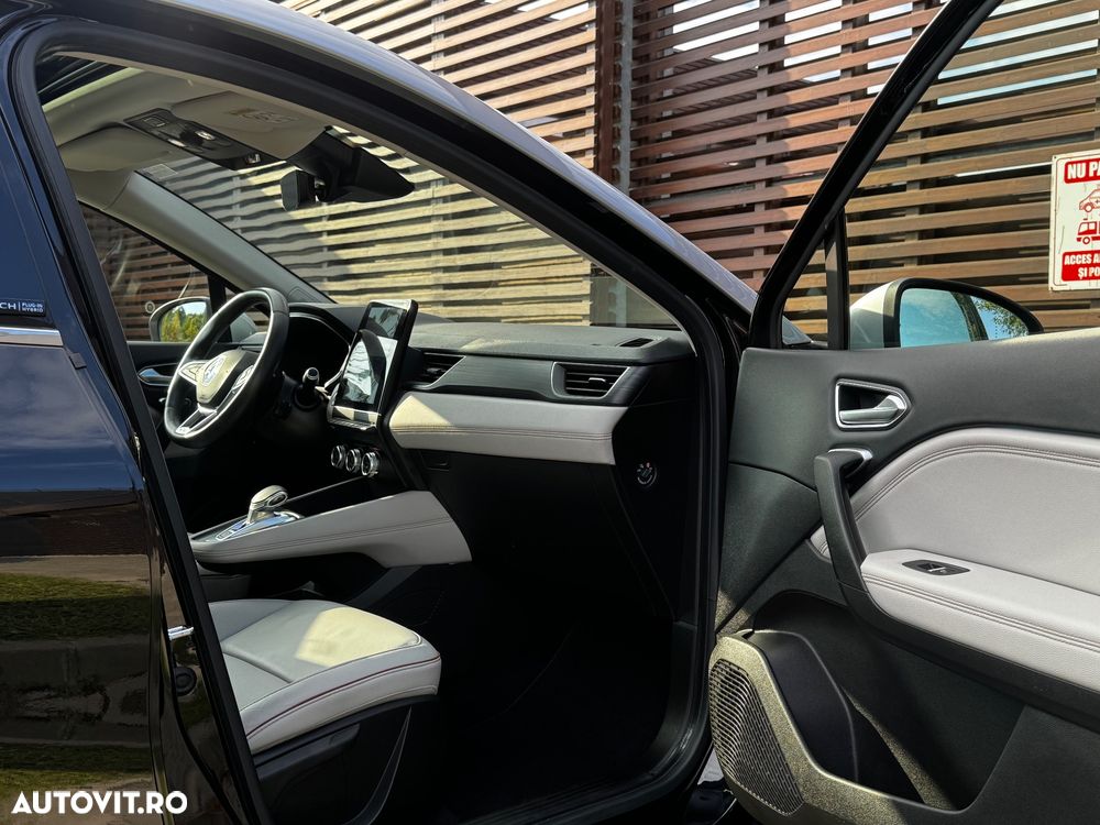 Renault Captur PHEV 160 Engineered - 24