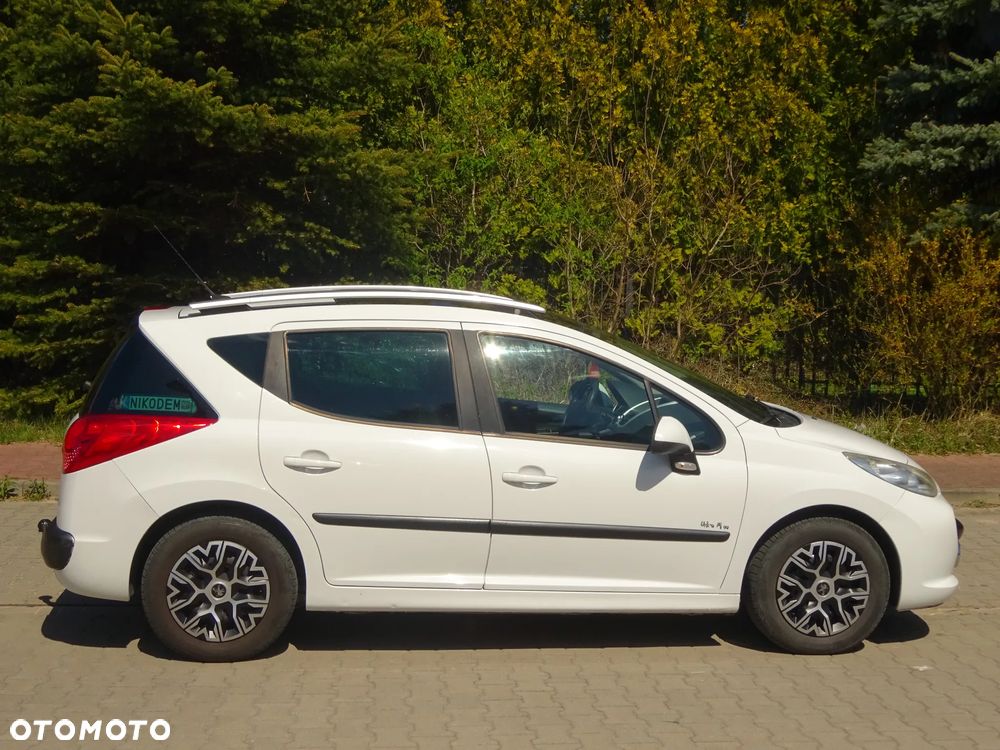 Peugeot 207 - 14