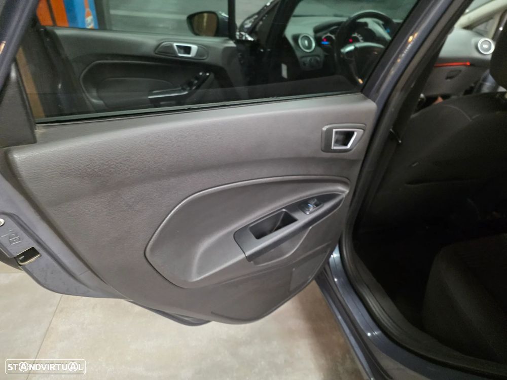 Ford Fiesta 1.6 TDCI Titanium - 14
