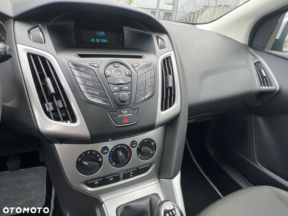 Ford Focus 1.6 TDCi DPF Champions Edition - 11