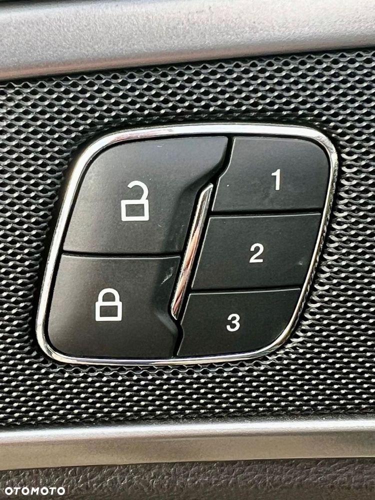 Ford Mondeo - 28