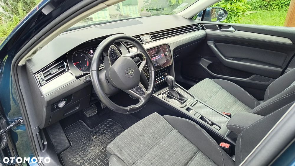 Volkswagen Passat 2.0 TDI SCR DSG Business - 9